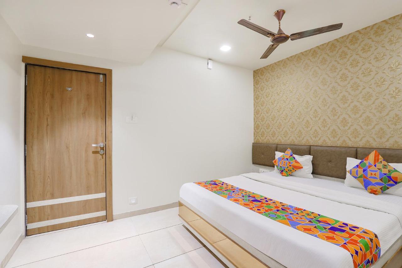 Fabhotel Bharosa Inn Ahmedabad Buitenkant foto
