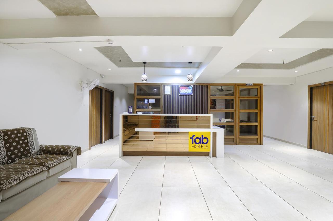 Fabhotel Bharosa Inn Ahmedabad Buitenkant foto