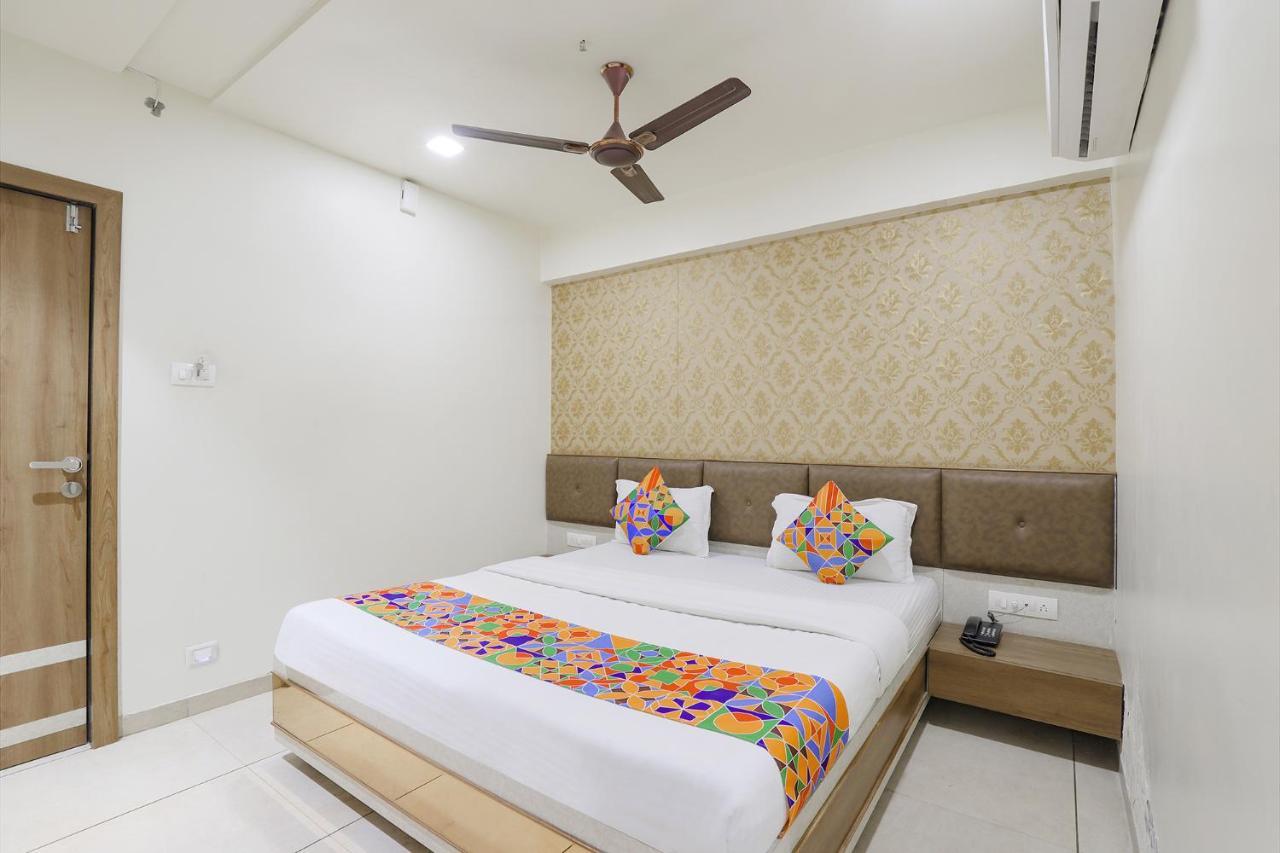 Fabhotel Bharosa Inn Ahmedabad Buitenkant foto