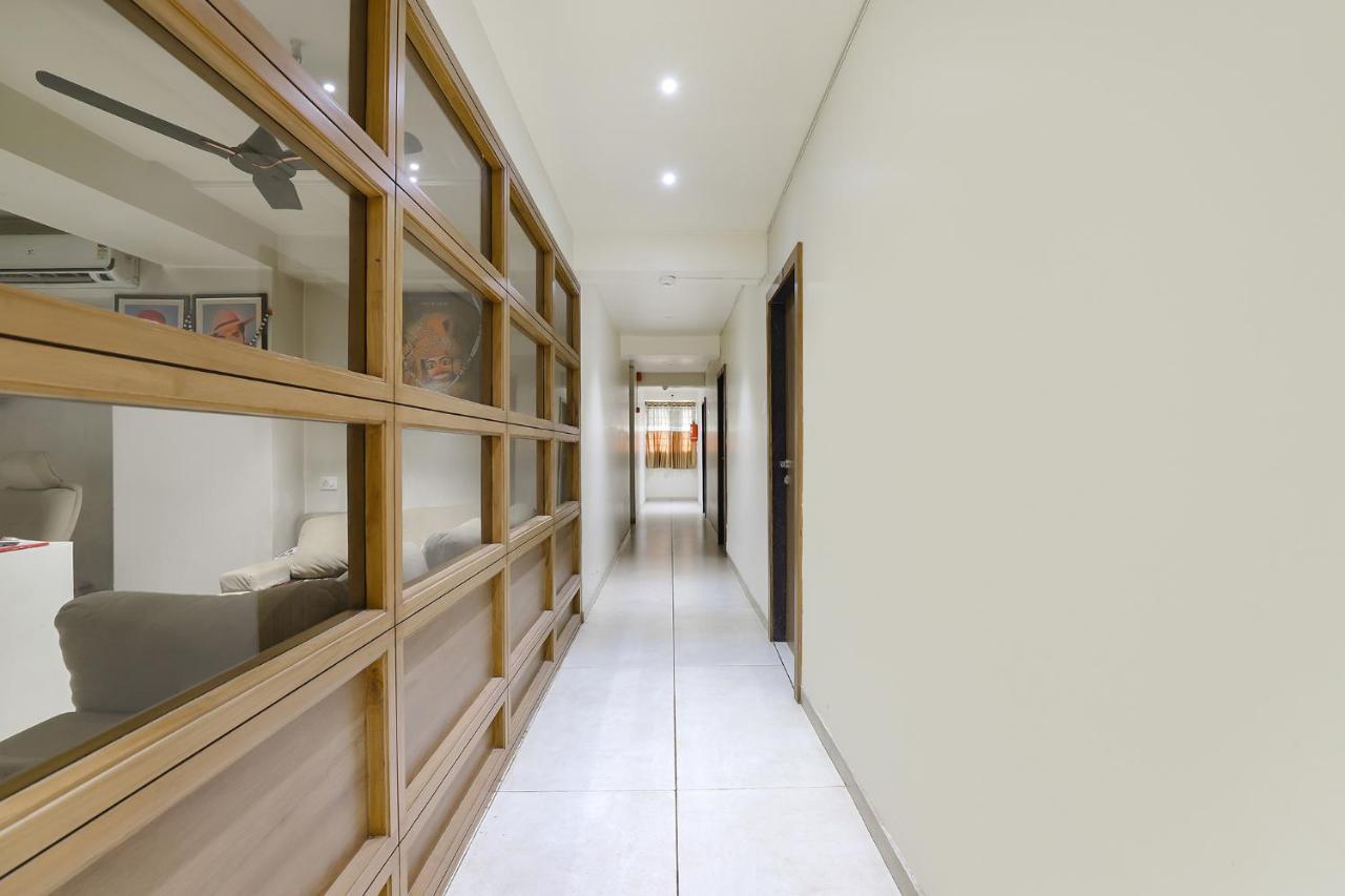 Fabhotel Bharosa Inn Ahmedabad Buitenkant foto
