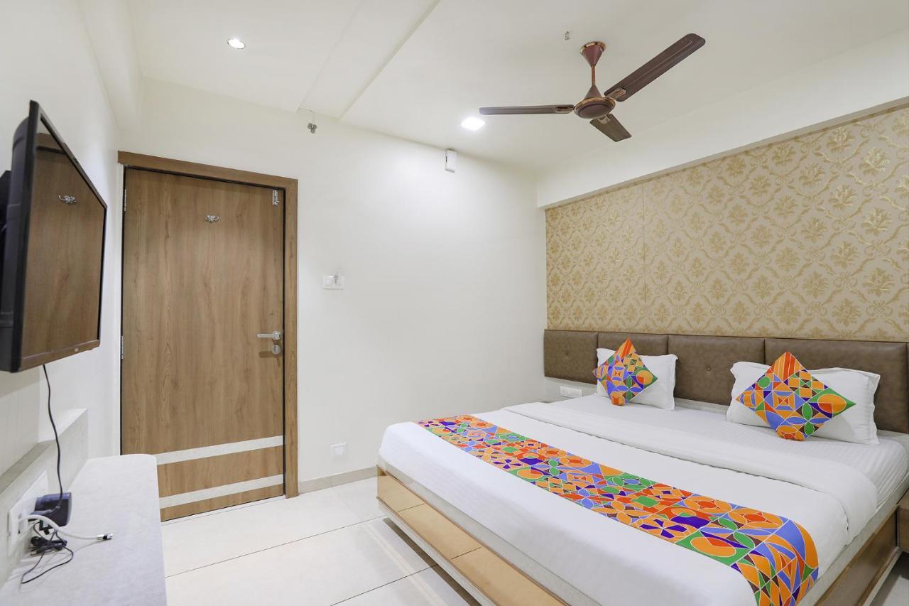 Fabhotel Bharosa Inn Ahmedabad Buitenkant foto